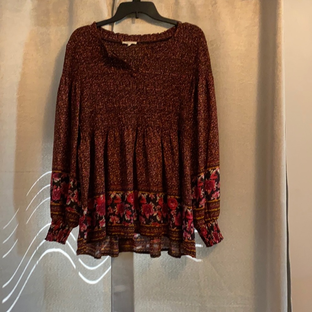 Floral top size Small. Purchased from boutique